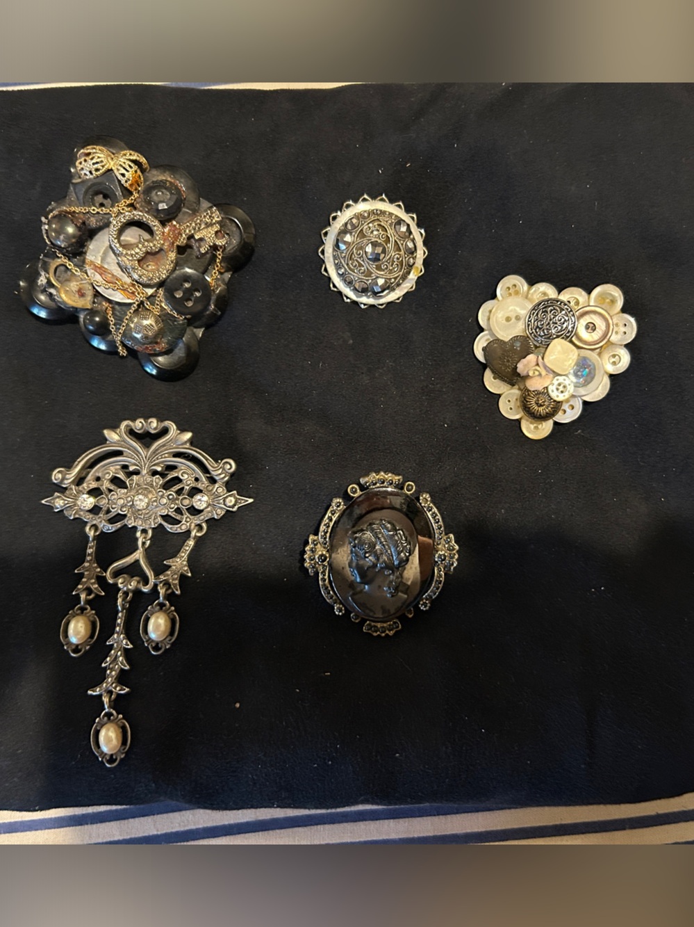 Vintage-Inspired Black and Silver Brooch Set - Women Jewelry